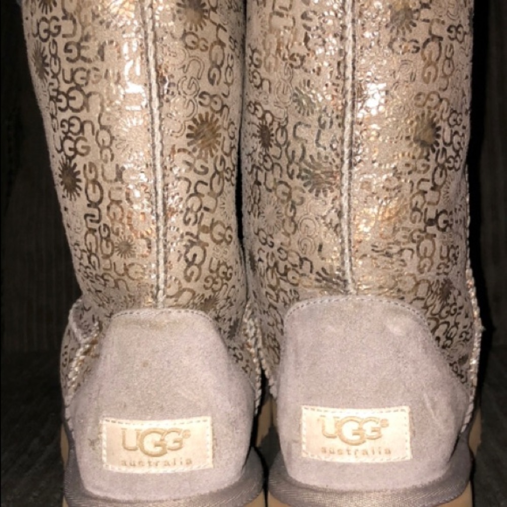 UGG Australia Limited Edition Logo, size 7, EUC - Picture 4 of 8